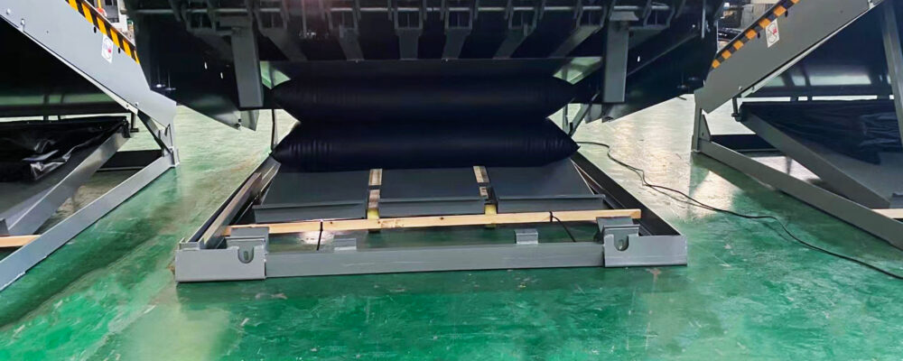 hydraulic dock leveler