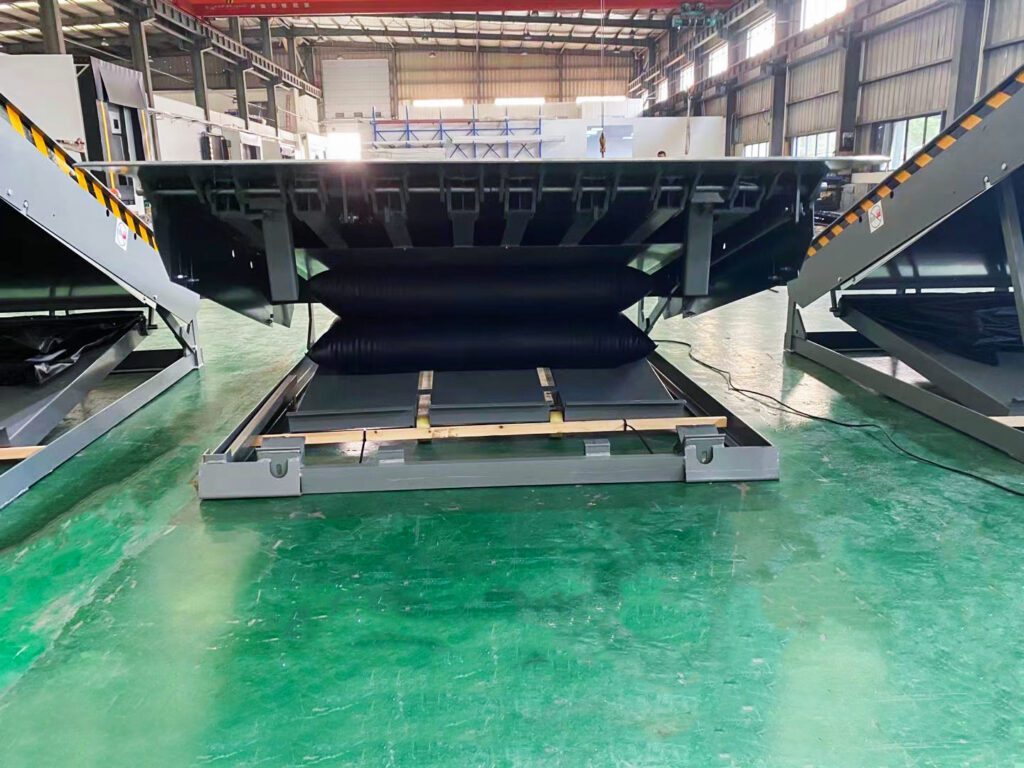 hydraulic dock leveler