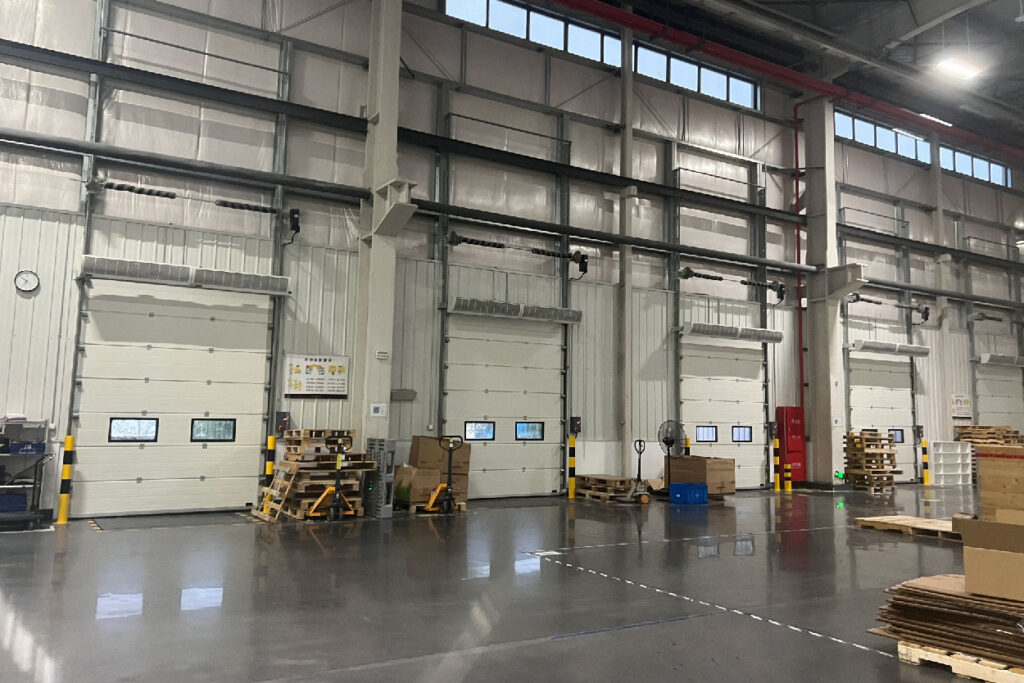 セクショナルローラードア