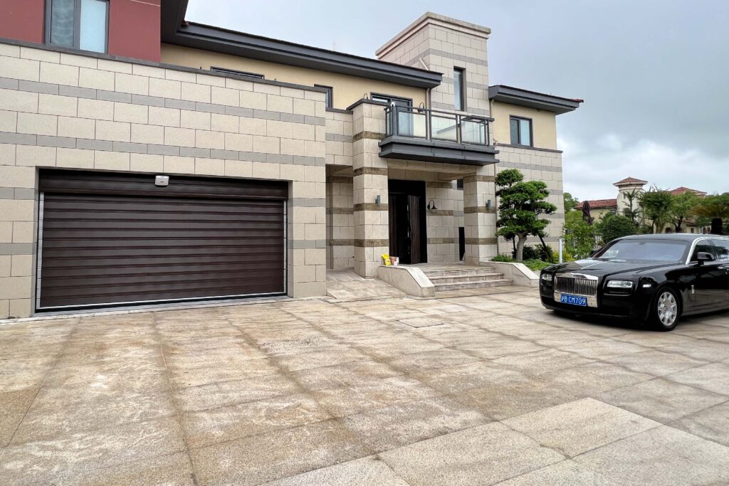 Fast Garage Door Example Analysis: How to choose high-end intelligent hard fast door in Shanghai villa area?