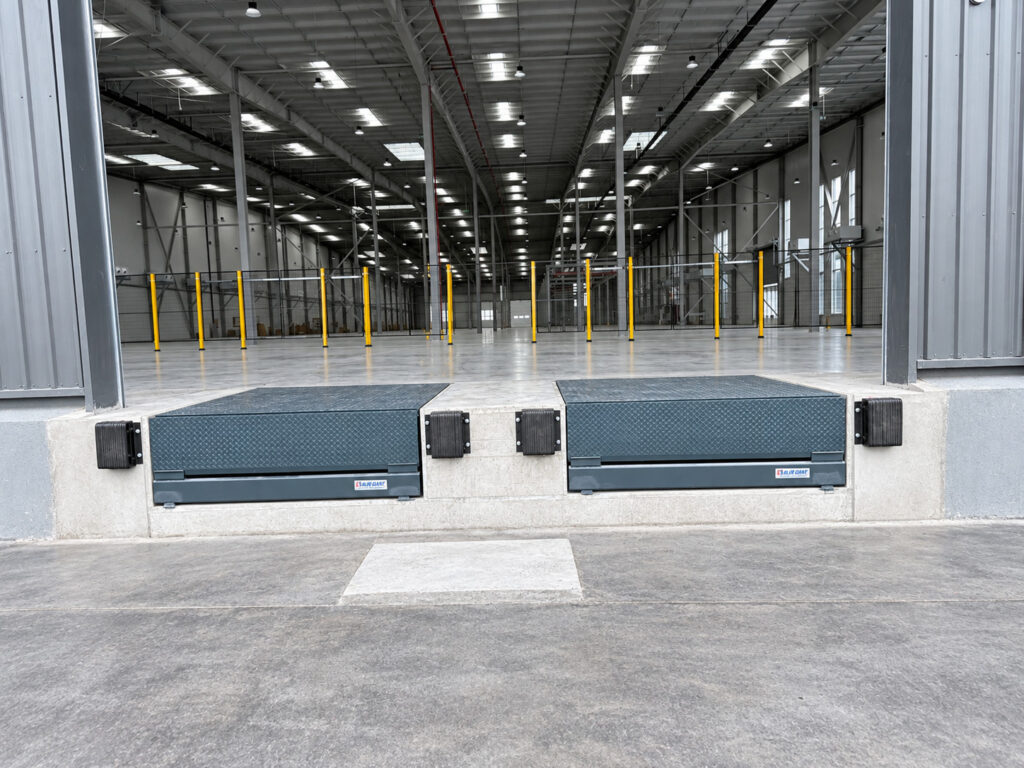 Hydraulic vs Mechanical vs Air-Powered Dock Levelers: Which Type Is Best?